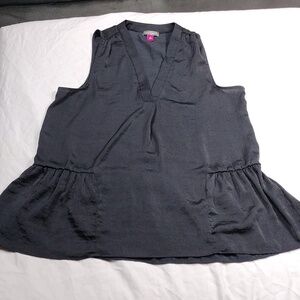 Vince camuto women's sleeveless v-neck top size medium